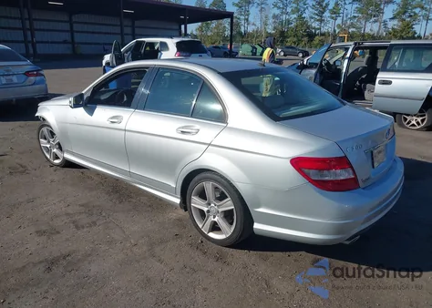 2010 Mercedes-Benz C 300 Luxury/Sport из США, поврежденный, VIN WDDGF5EB0AF442382